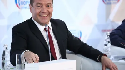 Тормоза придумали трусы! Даня Медведев критикует... корты Шанхая