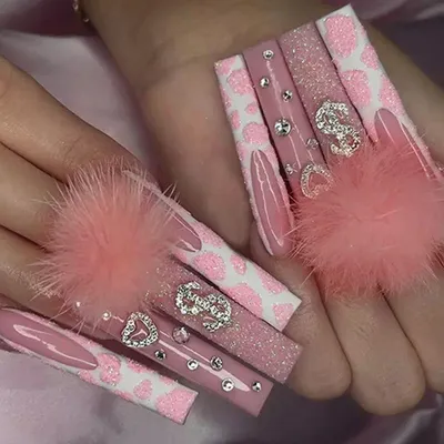 Пушистые ногти — безумный тренд, захвативший мир моды