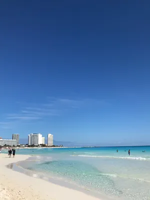 Красивый Пляж В Канкуне, Мексика - Playa Delfines Фотография, картинки,  изображения и сток-фотография без роялти. Image 60031554