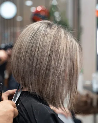 Мелирование на короткие светлые волосы или легкий вариант окрашивания для  седых волос - YouTube