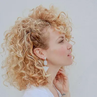 Мелирование на русые волосы: 100 фото модных трендов 2020, техники |  Прически средней длины, Укладка коротких волос, Блондинка брюнетка