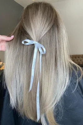 PLOYKASALON🏠Сосновый бор🌲,д.12📞 on Instagram: \"🌿 При помощи мелирования  можно подчеркнуть форму прически, добавить ей визуального объема. Благодаря  мелированию можно достигнуть эффекта «отдохнувших волос». Волосы будут  блестеть и переливаться ...