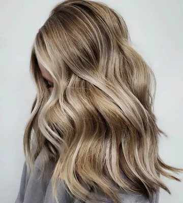 Мелирование на русые волосы: 100 фото модных трендов 2019, техники |  Осветленные светлые волосы, Окрашивание в блонд, Прически для волос блонд