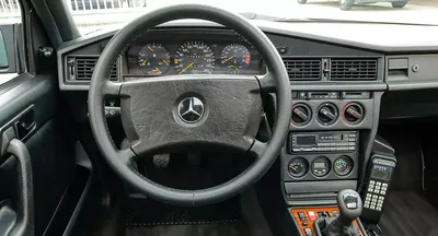 меняем цвет — Mercedes-Benz 190 (W201), 3,6 л, 1987 года | тюнинг | DRIVE2