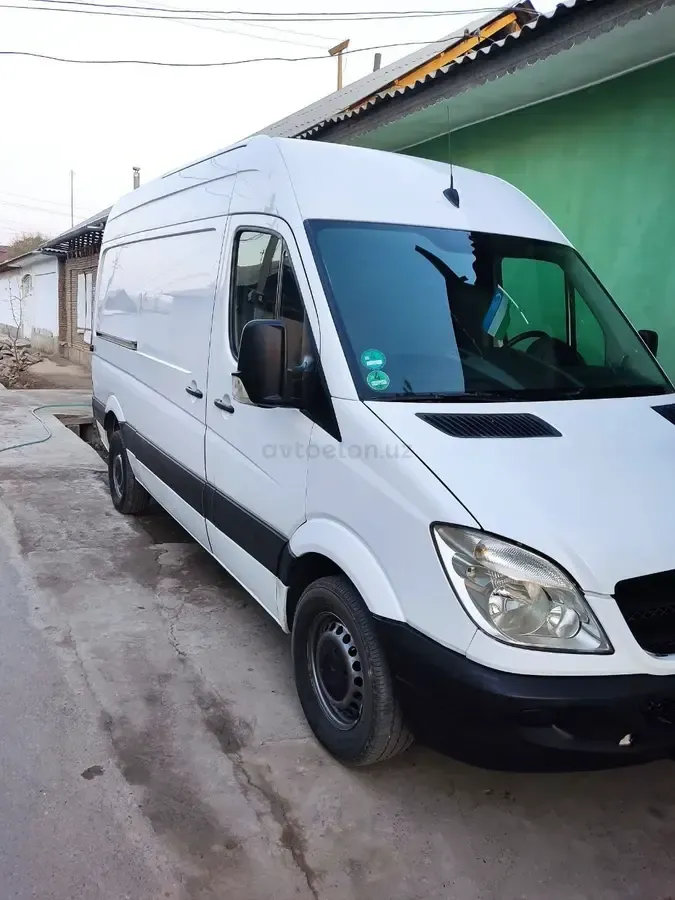 Mercedes Benz Sprinter с456ас136