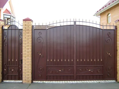 Кованые ворота металлические с золотым узором - изготовление на заказ и  установка Ковка-Москва