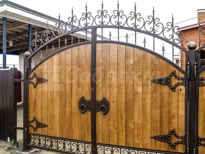 Распашные ворота Doorhan из профлиста с элементами ковки — купить в Москве  по цене от 78650 руб. от производителя