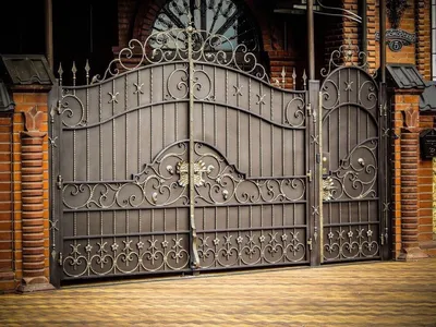 Гаражные металлические ворота с элементами ковки Алютех: купить в Москве,  цена на сайте Ворота-24