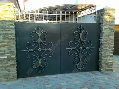 Распашные ворота с элементами ковки 4000x2500 коричневые — купить в Москве  по цене от 82280 руб. от производителя