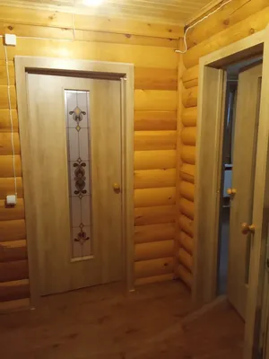 Двери из массива в деревянном доме - Вятская Столярная Компания
