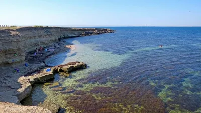 Фото центрального пляжа курорта Межводное в Крыму