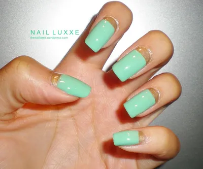 🍀 Mint nails are great if you want something sophisticated and elegant.  Adding some rhinestones on your nails will upgrade this Mint… | Instagram