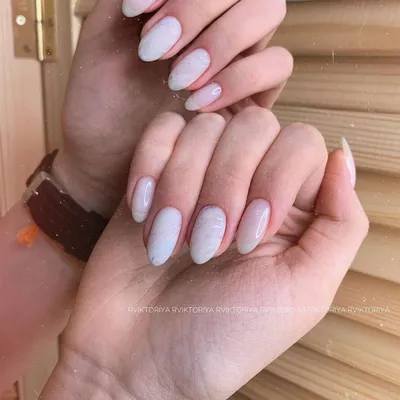 Светлые нюдовые ногти миндаль | Nails, Beauty