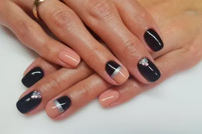 Патриотический маникюр от компании Funky Nails