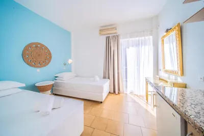 3⋆ YACHTING HOTEL MISTRAL ≡ Sirmione, Italy ≡ Lowest Booking Rates For  Yachting Hotel Mistral in Sirmione