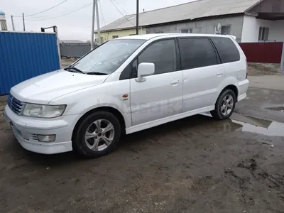 История Mitsubishi Chariot Grandis (Мицубиси Шариот Грандис)