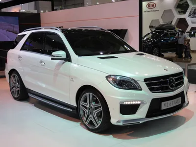 File:Mercedes-Benz ML 350 BlueTEC (W 166) – Frontansicht, 17. März 2012,  Düsseldorf.jpg - Wikipedia