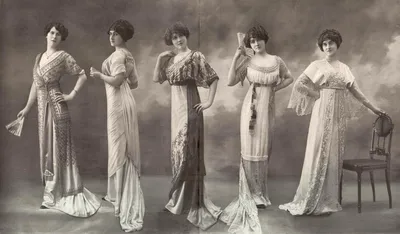 File:Chanel jersey casual wear 1917,.jpg - Wikipedia