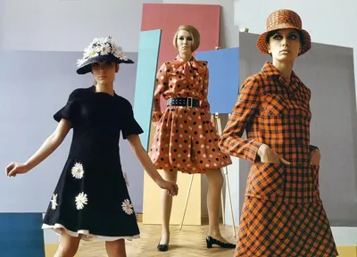 В Петербурге состоялся показ моделей одежды 1945 года