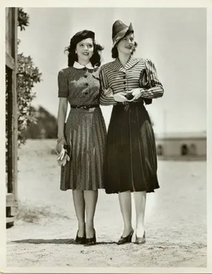 Vintage Snapshots Prove That 40's Women Fashion Is Always Adorable | 1940s  fashion, 40s fashion, Fashion 1940s