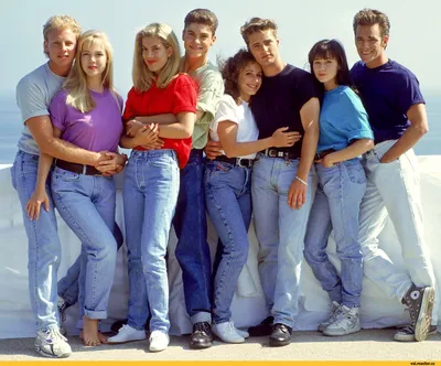 Мода 90-х: джинса, одежда кислотного цвета и челки домиком