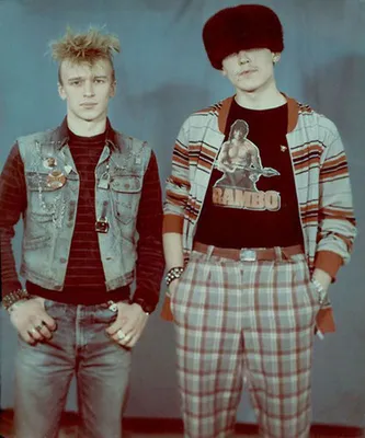 Самая неформальная молодежь СССР в 70-90-е годы | 80s punk fashion, 1980s  punk fashion, Punk fashion