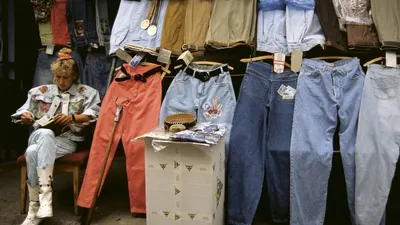Как сегодня носят вещи из 90-х? | Sobaka.ru