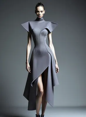 Инопланетная мода будущего - канадский дизайнер показала живые платья