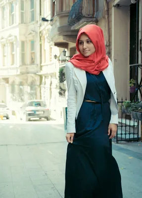 За кем следить: 10 модных мусульманок | Tatler Россия