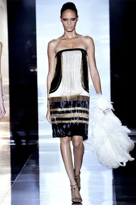 Показ Versace Весна / Лето 2012 на Неделе Моды в Милане