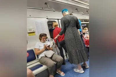 11 случайных фото из метро странно одетых людей, которые прокладывают путь  моде 😂 | ОпТиМиСтКа 😄 | Дзен