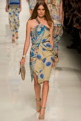 Valentino, весна-лето 2014 | Модные стили, Королевские платья, Вечерние  платья
