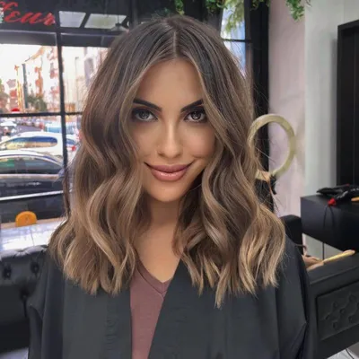 Модные женские стрижки 2019: 100 стильных идей на средние волосы | Haircuts  for medium hair, Medium layered haircuts, Haircut for thick hair