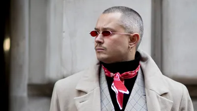 Как носить узкие очки: стильные мужские образы на стритстайл фото | GQ  Россия