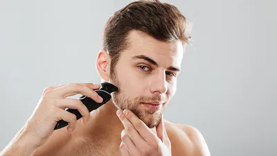 Лучшие варианты стрижек мужчинам с бородой в 2024 году - ZACHISKA