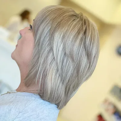 Крутые стрижки на светлые волосы для женщин после 50 | Mixnews