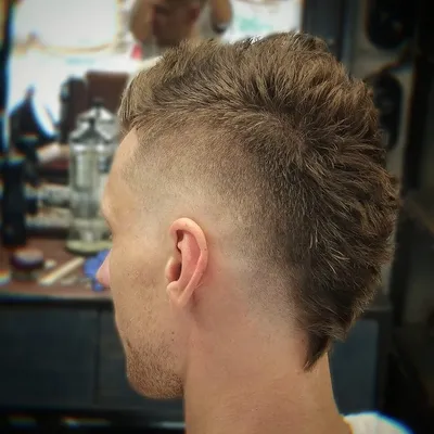 эрокез mohawk fade haircut | Барбершоп HeadShot | BarberShop в Москве -  мужская парикмахерская, мужские стрижки, стрижка бороды, опасное бритье,  детские стрижки, стайлинг, укладка