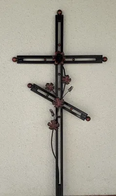 Могильный крест | Христианские кресты, Металлические скульптуры, Кладбище