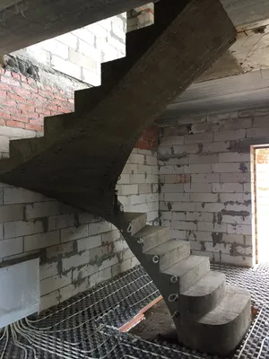 Бетонные (монолитные) лестницы под ключ в Минске и Беларуси. Стоимость  услуг по строительству. Цена в каталоге.