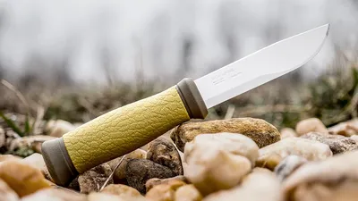 Morakniv Mora of Sweden Outdoor 2000 Utility Knife 4.3\" Stainless Steel  Blade, Olive Green Rubber Handle - KnifeCenter - M-10629