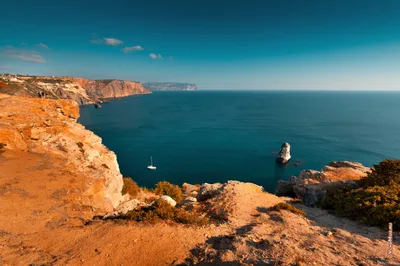 Крым, Севастополь, 17 лет 09 2019 год: Севастополь, вид с моря Редакционное  Фото - изображение насчитывающей крым, контейнер: 165848241