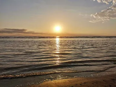 Павло-Очаковская коса утром. Летний морской фотопейзаж на восходе солнца  (4256 на 2832 пикселей)