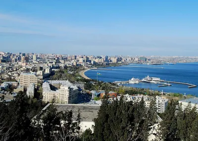 На море в Баку: есть ли пляжный отдых в столице Азербайджана