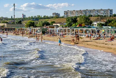 Заколдованная дамба в Бердянске уносит жизни отдыхающих: где лучше не  купаться в Азовском море. Новости Днепра