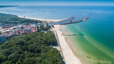 Пляж и побережье Балтийского моря в Польше Стоковое Фото - изображение  насчитывающей померания, покинули: 75401390