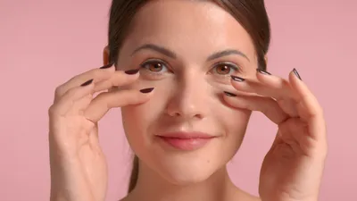 ООО Профессиональная Косметология - Сегодня пост про морщины вокруг глаз.  Четко и по делу🙌🤣 ⠀ Итак, если вы противница инъекций или вам до 30-ти,  но морщинки уже есть, то рекомендую очень классное