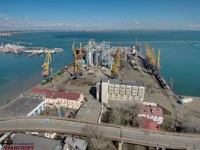 Морской порт и гостиница в Одессе, Украине Стоковое Фото - изображение  насчитывающей каникула, гостиница: 59038872