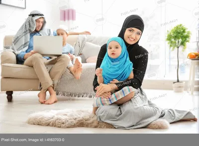 мусульманская семья с дочерью PNG , счастливый, муж, жена PNG картинки и  пнг PSD рисунок для бесплатной загрузки