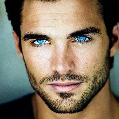 Мужчина с голубыми глазами» — создано в Шедевруме