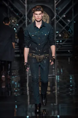 Men's fashion and accessories - FW 2014 - Fashion Show Collection - Versace  2014 | Leather fashion men, Mens winter fashion, Versace men